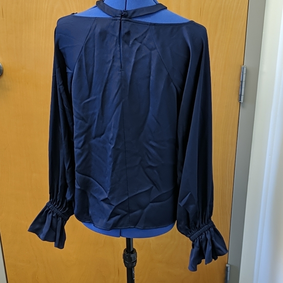 Dramatic Pause top - Picture 2 of 3